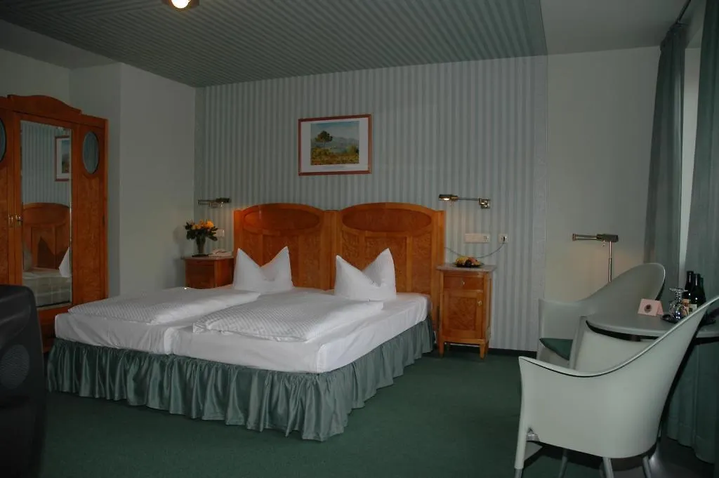 Hotel Goldener Anker contacts